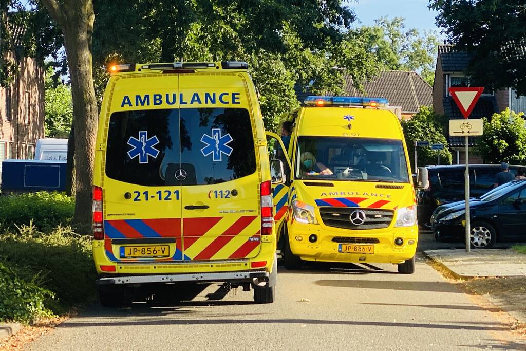 Man zwaar gewond na val van dak