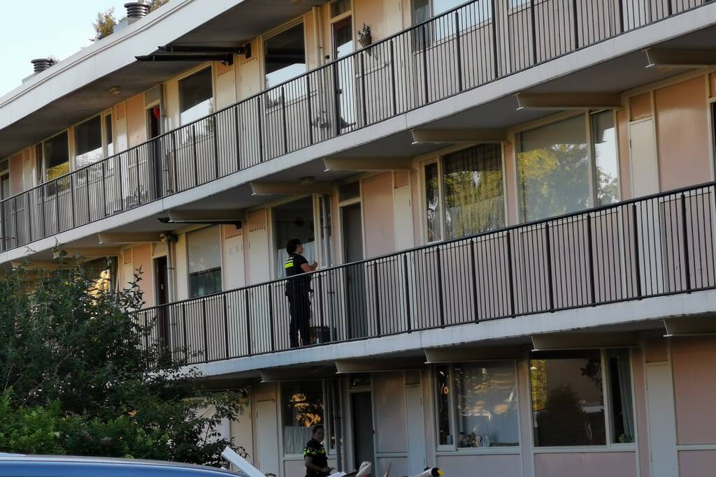 Onderzoek naar overleden vrouw in flat nog in volle gang