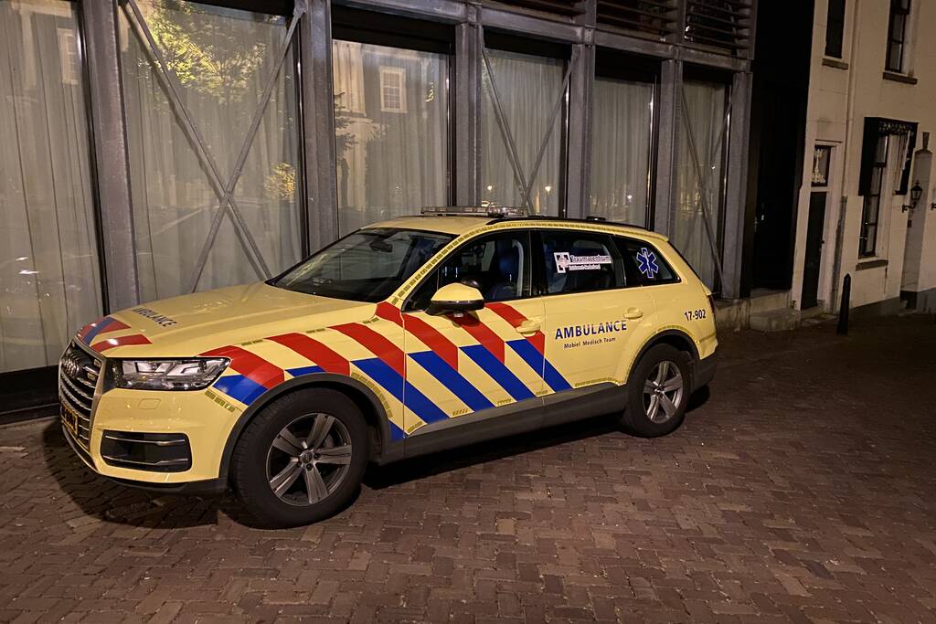 Persoon zwaargewond na val op straat
