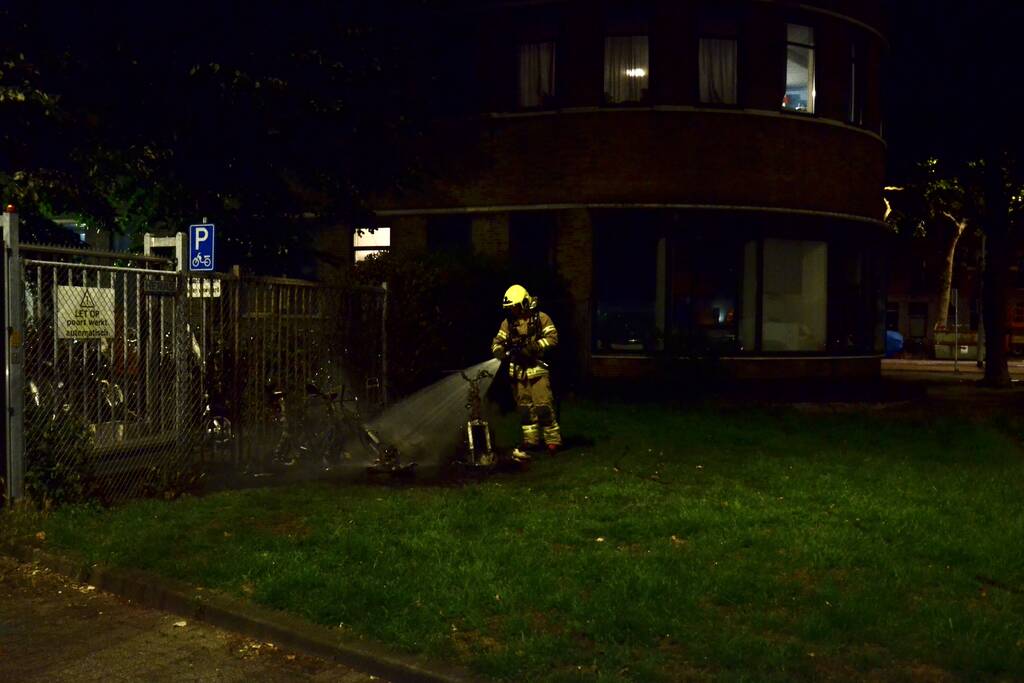Vier scooters verwoest door brand