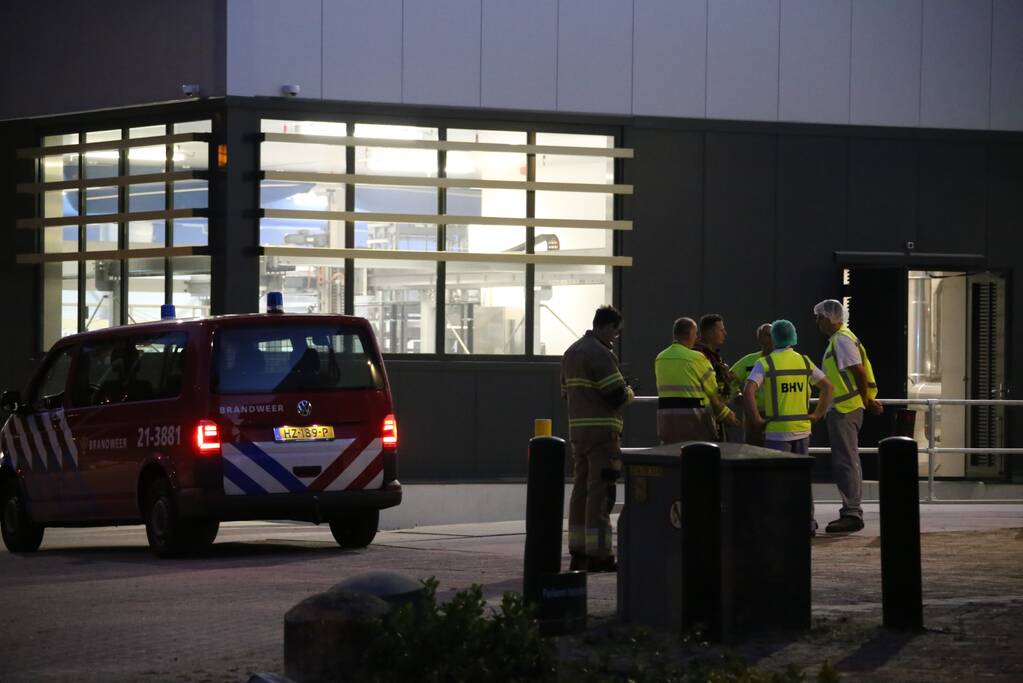 Bedrijfspand vol met rook door aangebrand brood