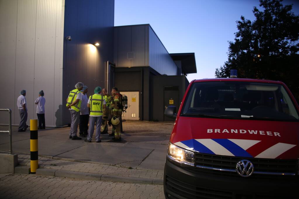 Bedrijfspand vol met rook door aangebrand brood