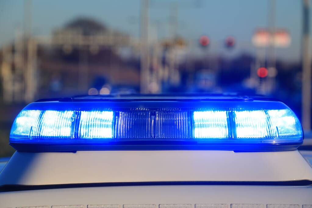 Vrachtwagenchauffeur rijdt meerdere paaltjes uit de grond