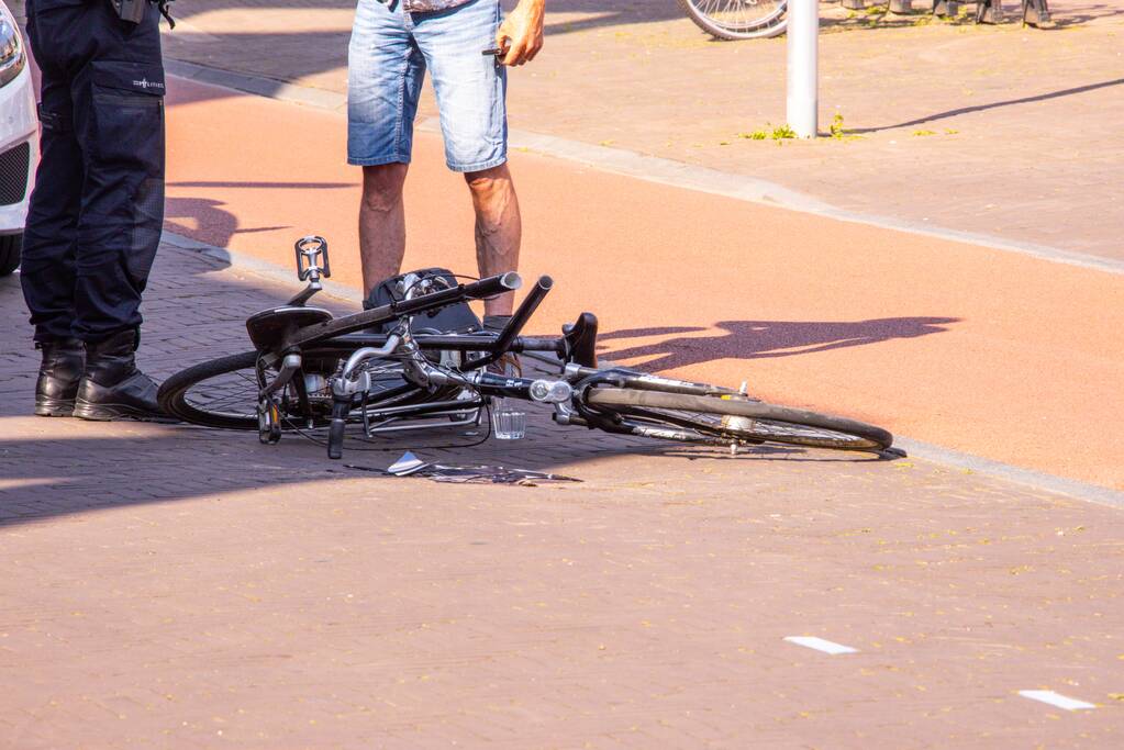 Fiets doormidden na flinke aanrijding