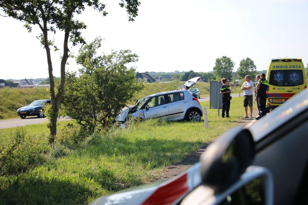Personenauto flink beschadigd na eenzijdige aanrijding