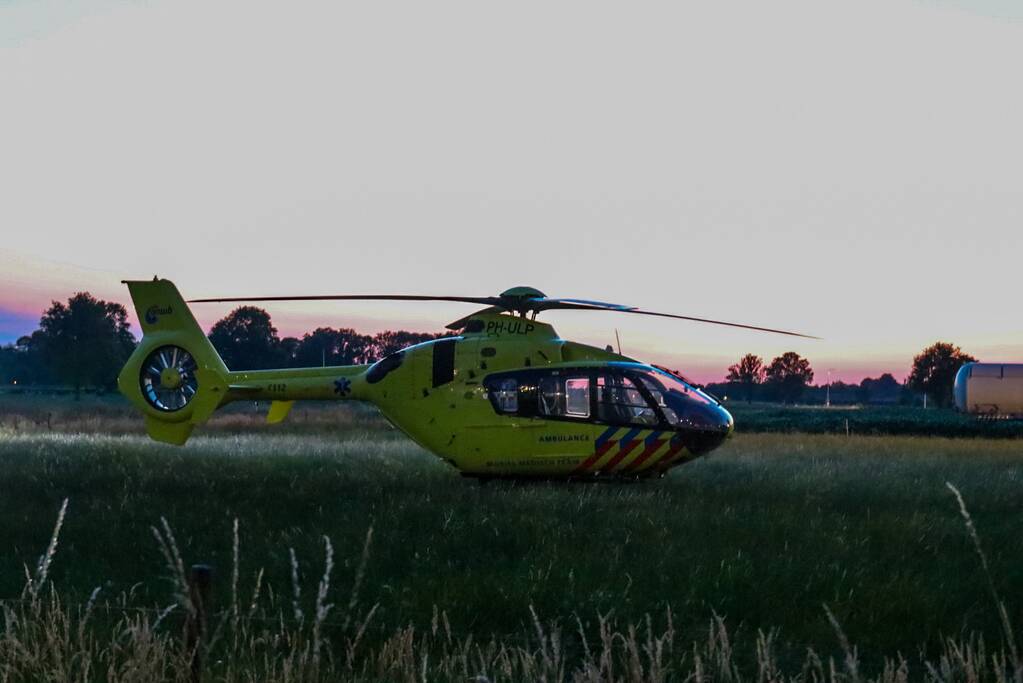 Traumahelikopter landt voor medisch incident in woning