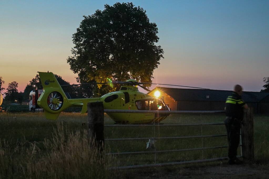 Traumahelikopter landt voor medisch incident in woning