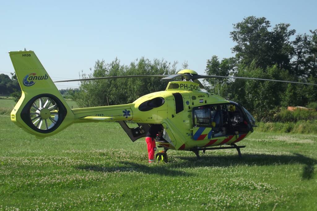 Traumahelikopter landt voor incident op boerderij