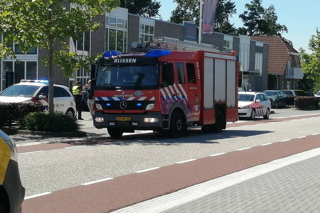 Traumahelikopter landt voor bedrijfsongeval