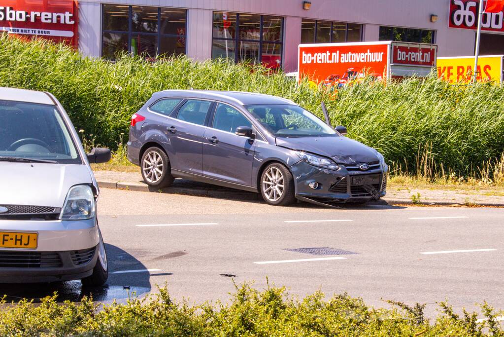 Bestuurder op leeftijd gewond bij aanrijding