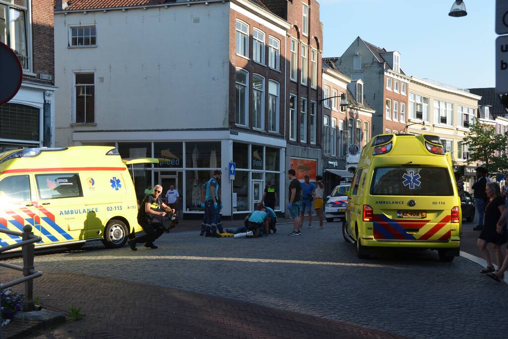 Voetganger gewond na aanrijding met auto