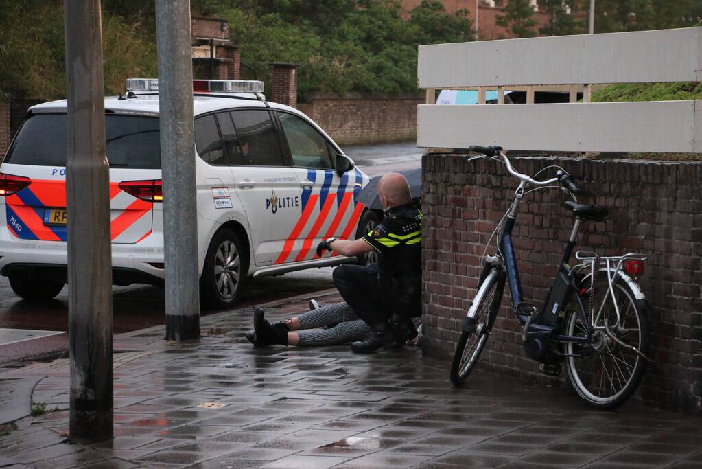 Fietser gewond na val door regenbui
