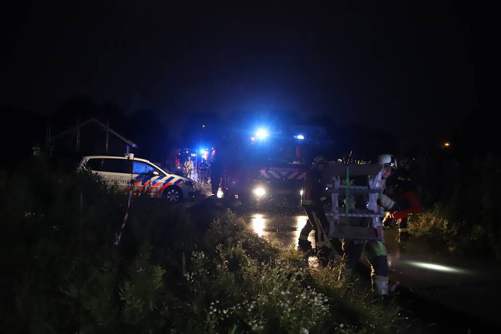 Flinke brand in woning met rietenkap