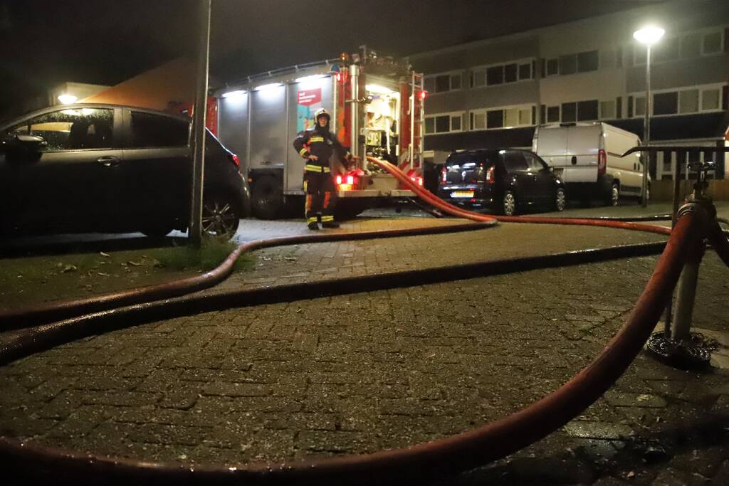 Brandlucht in woning na mogelijke blikseminslag