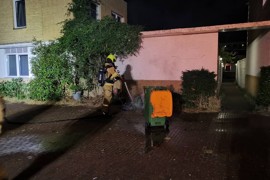 Kliko's in brand tegen woning