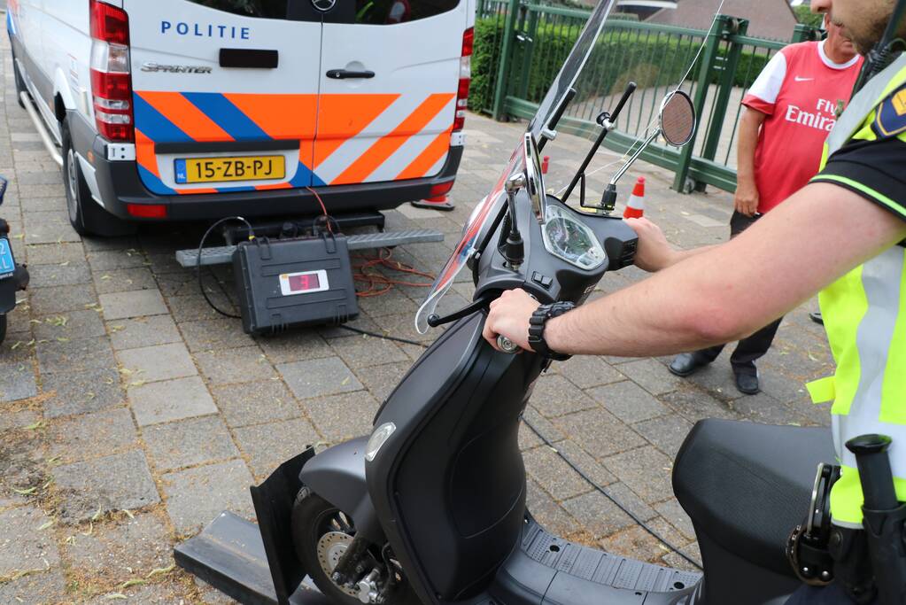 Politiecontrole op auto's en scooters