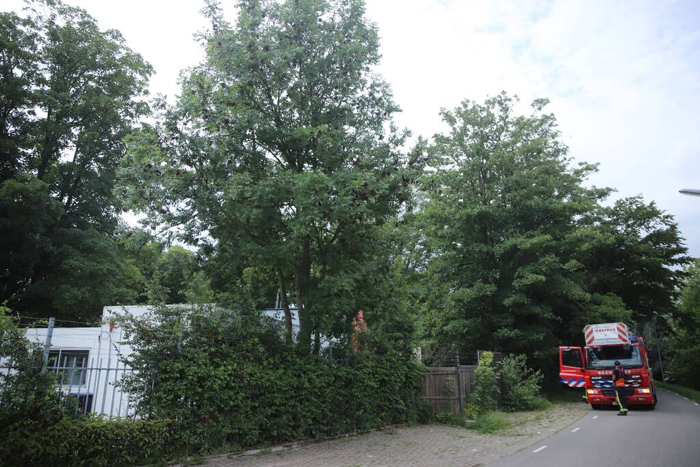 Brandweer controleert brandmelding bij crematorium Ysselhof