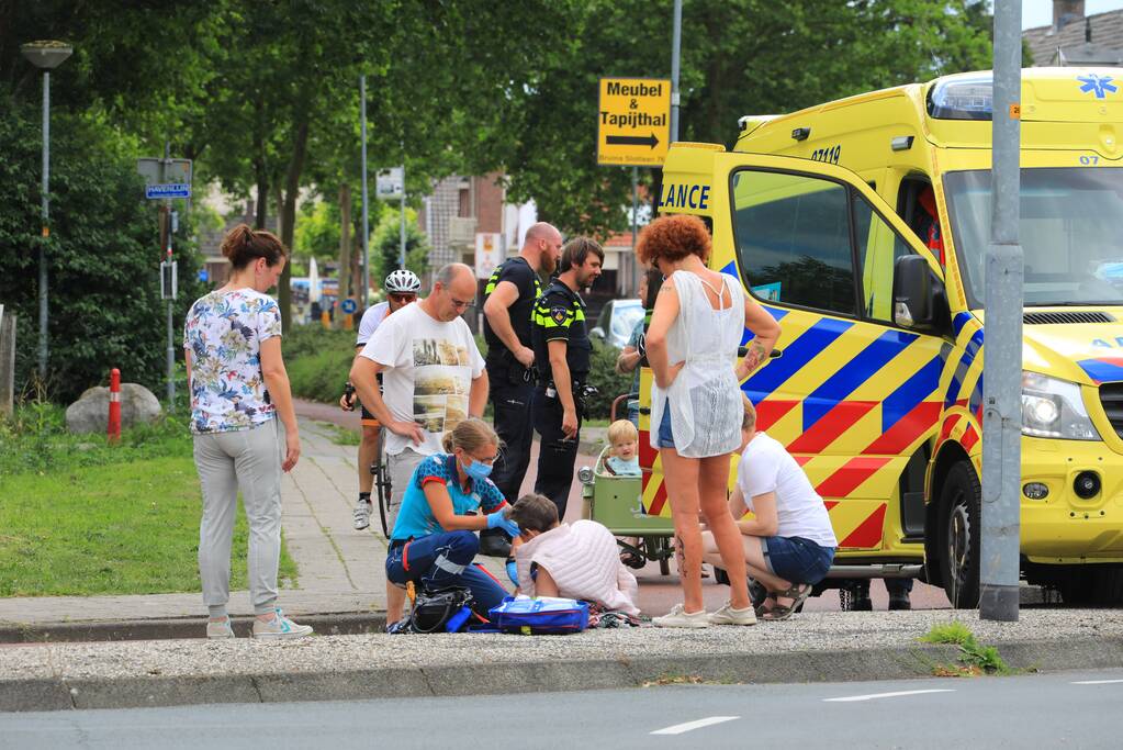 Driewieler vliegt uit de bocht