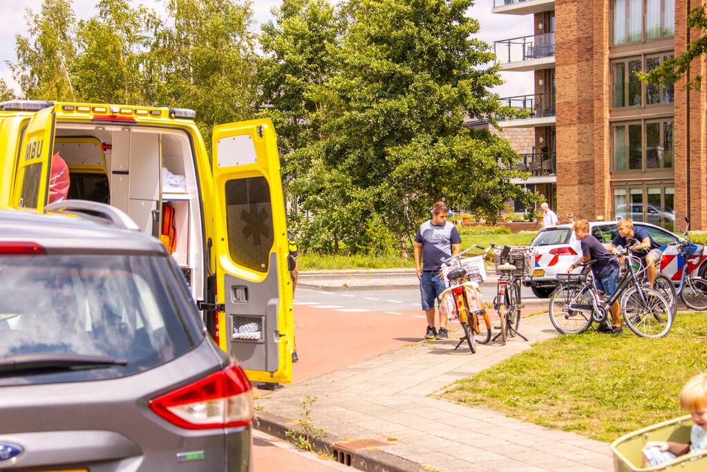 Driewieler vliegt uit de bocht
