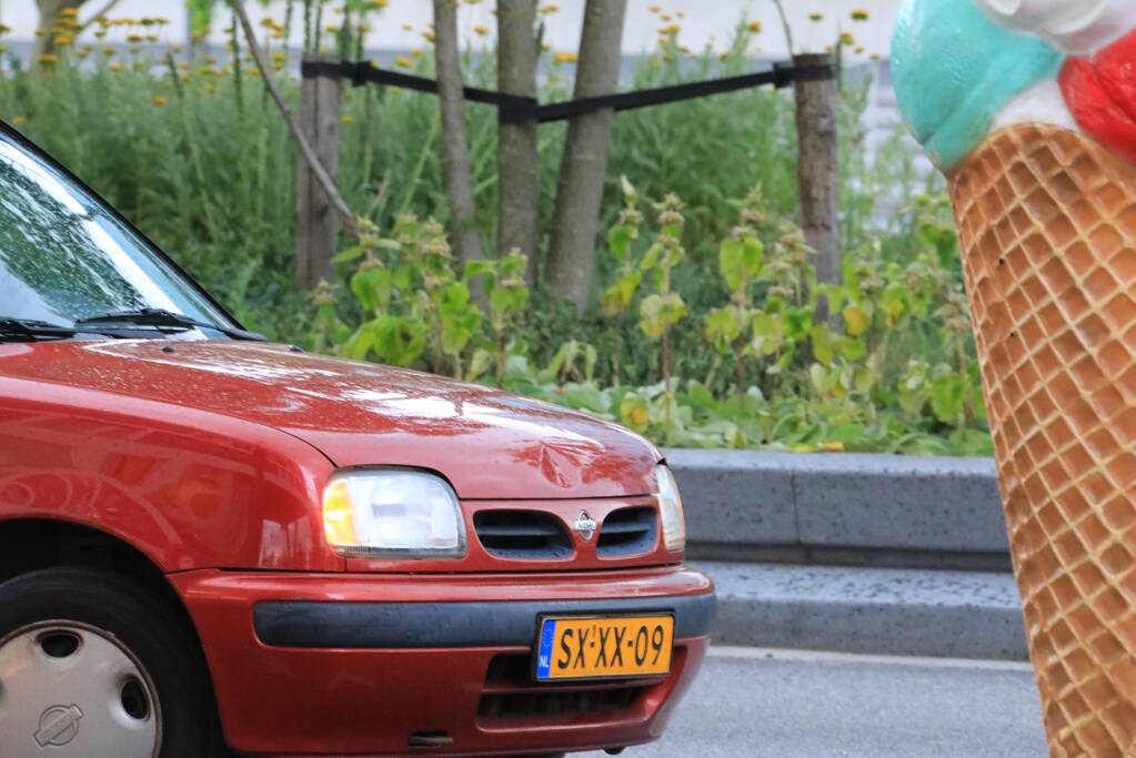 Jongetje op step aangereden door auto