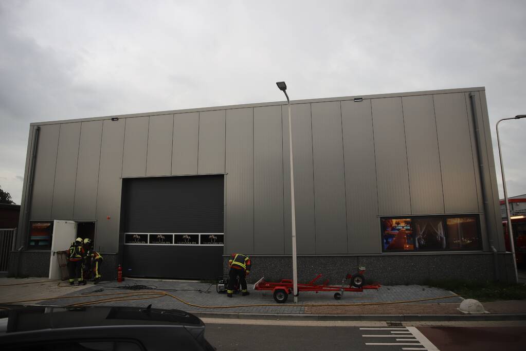 Oververhitting van luchtpomp zorgt voor kleine brand in bedrijfspand