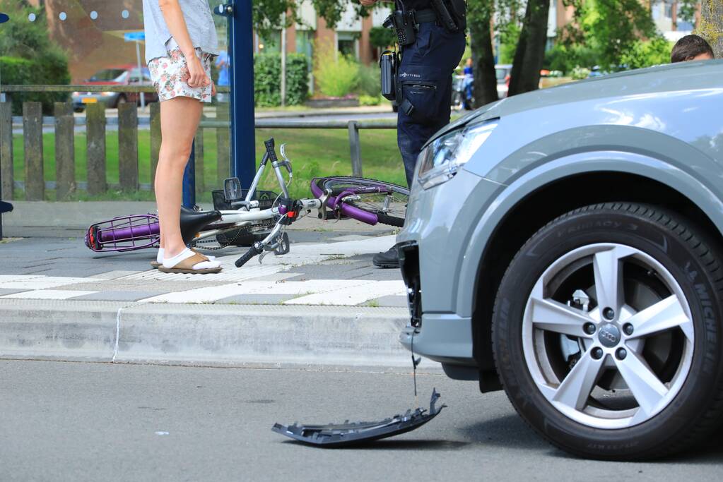 Overstekend kindje op fiets aangereden