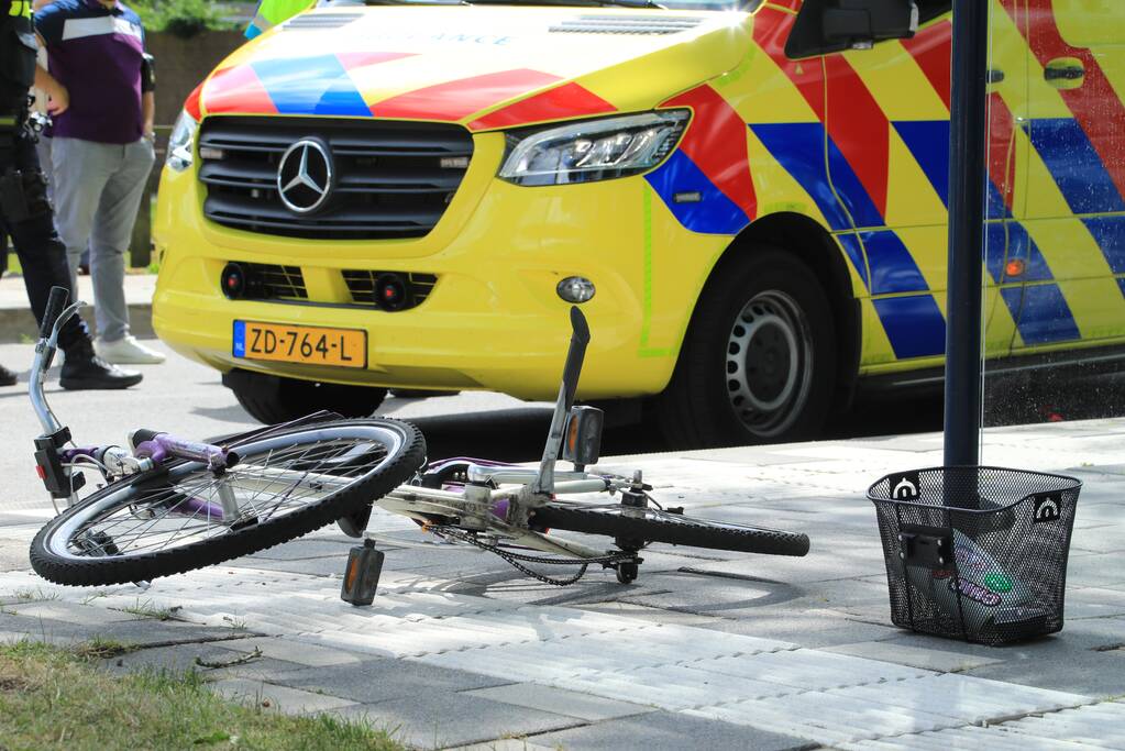 Overstekend kindje op fiets aangereden