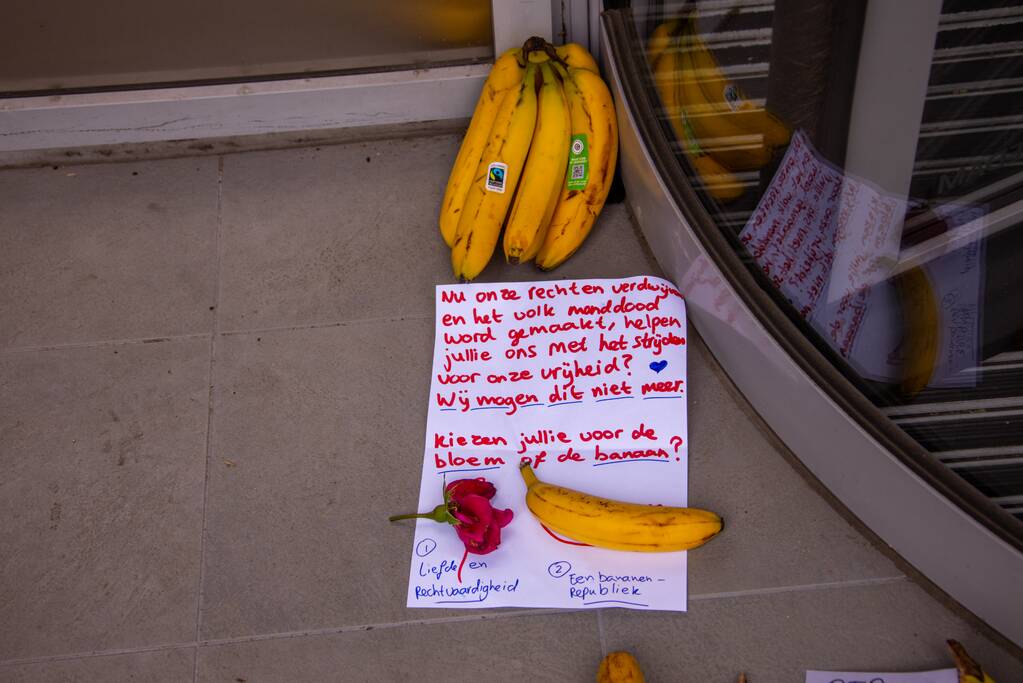 Rechtbank Amersfoort gebarricadeerd door vele bananen