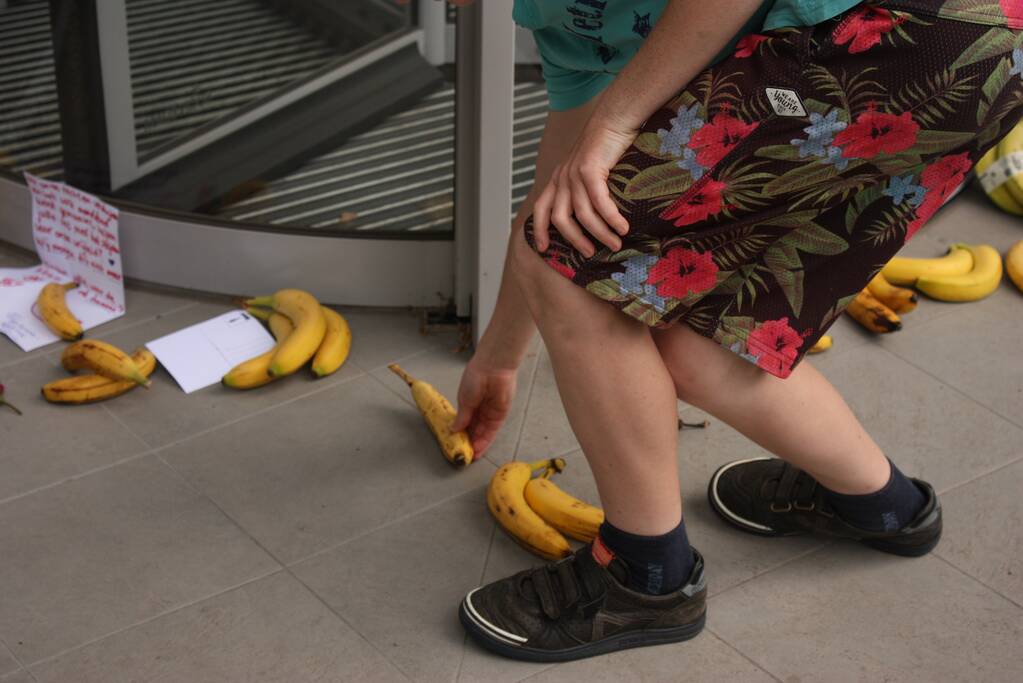 Rechtbank Amersfoort gebarricadeerd door vele bananen