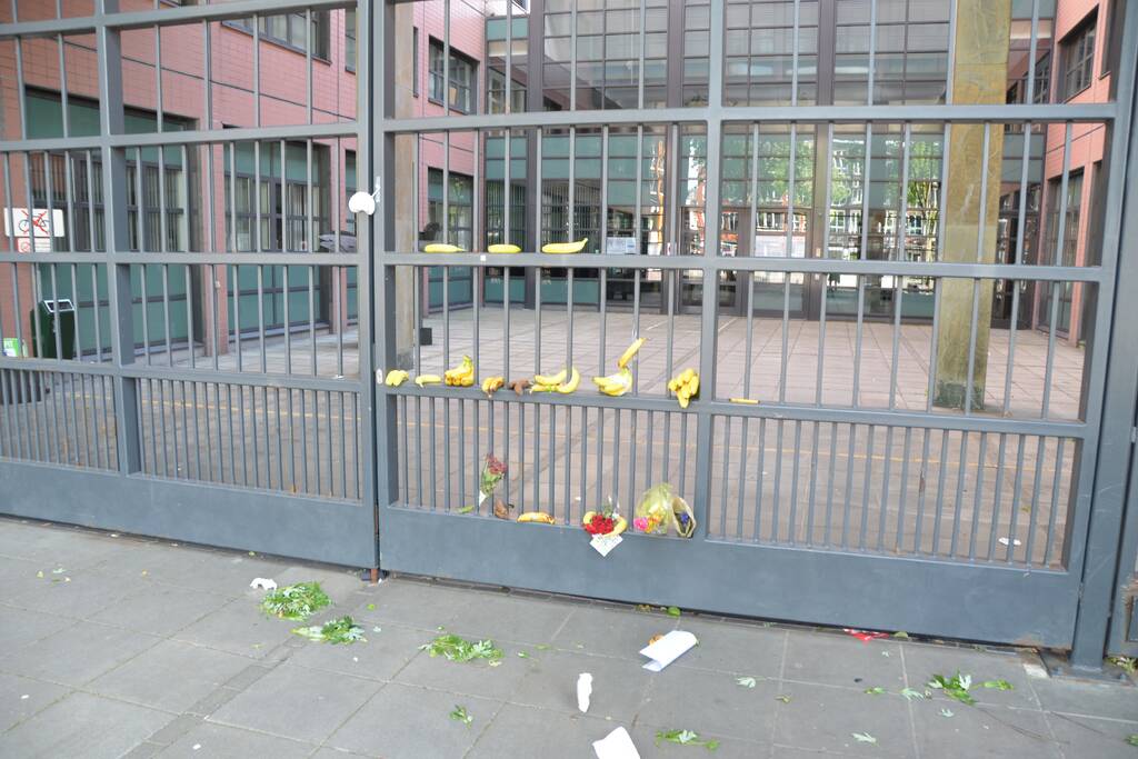 Bananen neergelegd bij Rechtbank Noord-Nederland