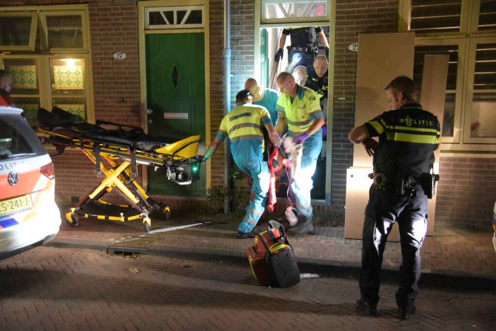 Zwaargewonde bij steekpartij in woning