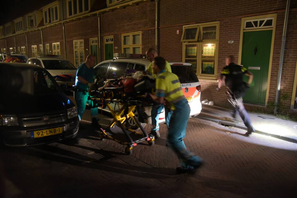 Zwaargewonde bij steekpartij in woning