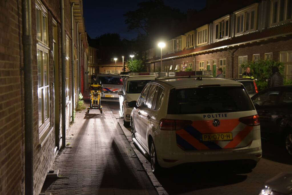 Zwaargewonde bij steekpartij in woning