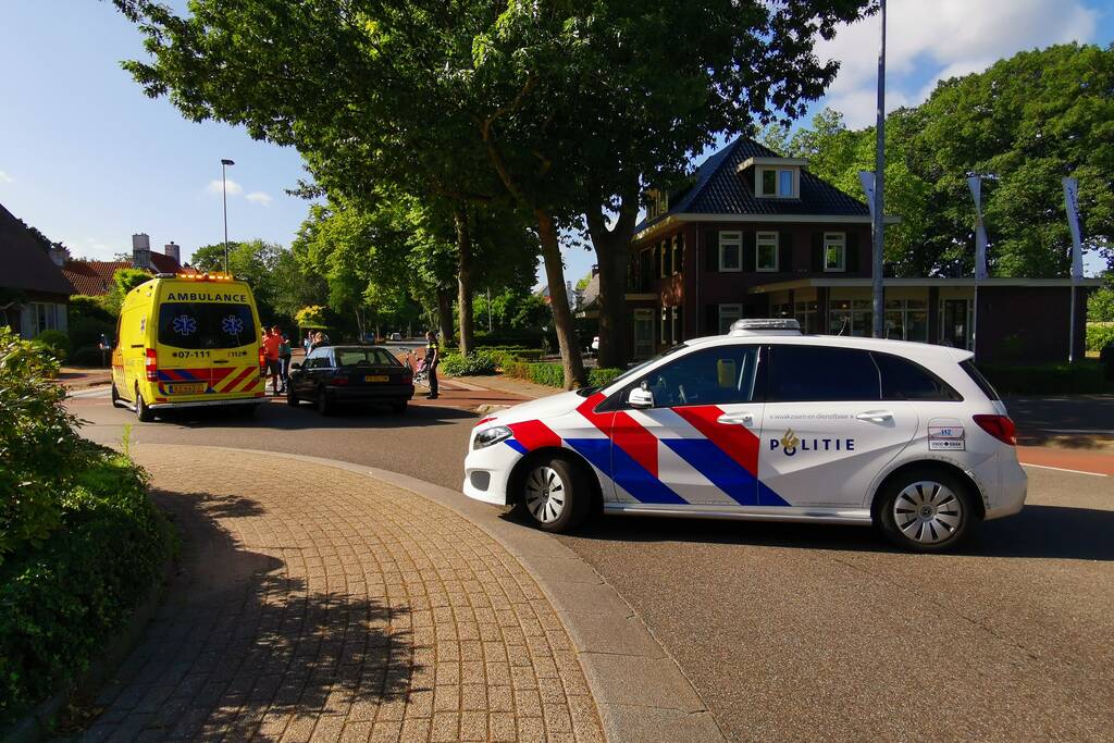 Overstekende fietser aangereden op rotonde