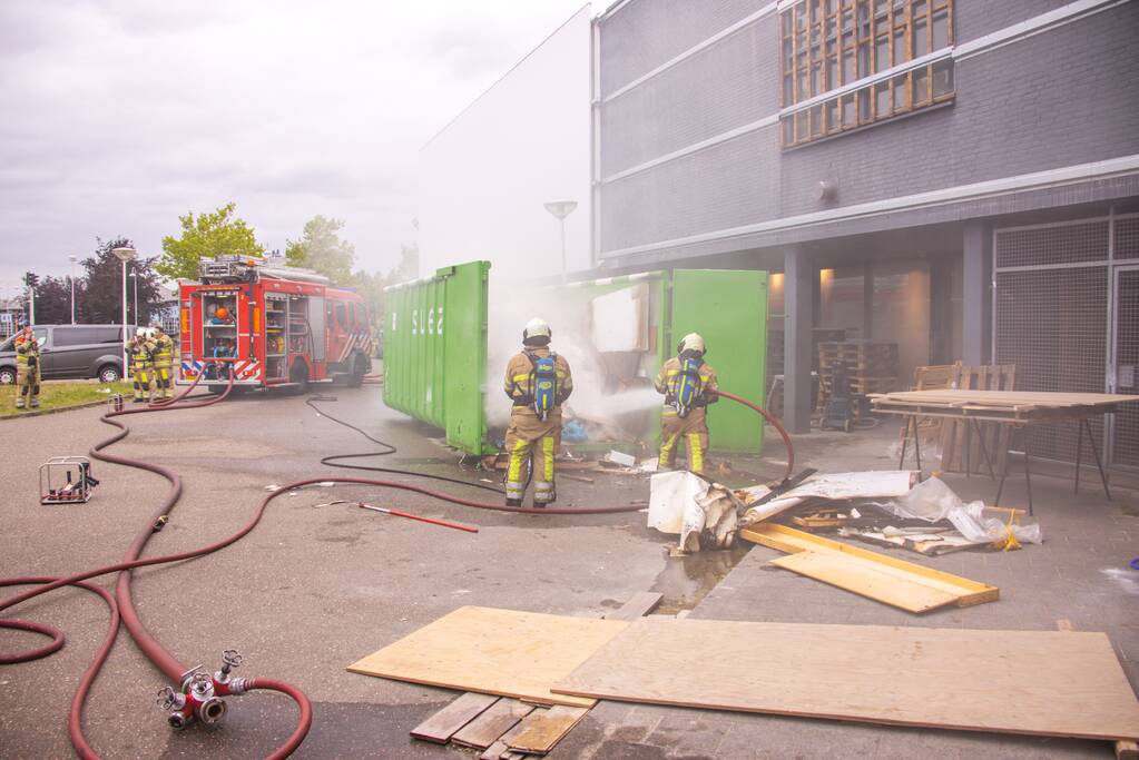 Afvalcontainer vliegt in brand Piet Klerkx