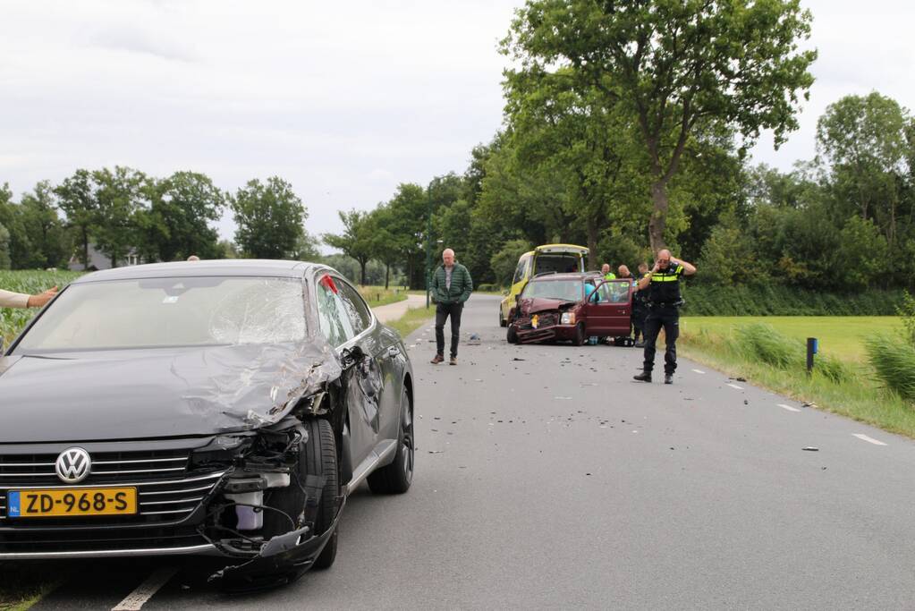 Gewonde en forse schade bij ongeval