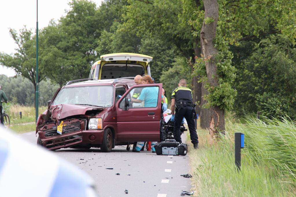Gewonde en forse schade bij ongeval