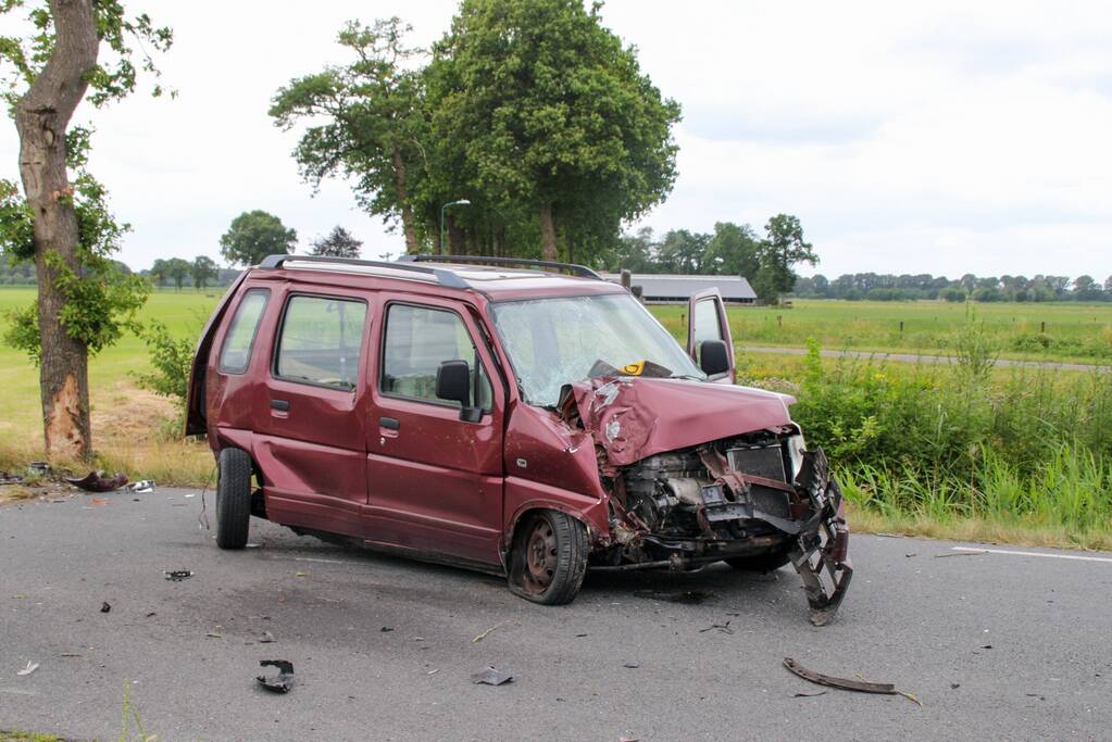 Gewonde en forse schade bij ongeval