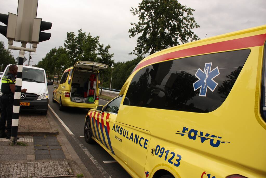 Aanrijding tussen bakfiets en auto