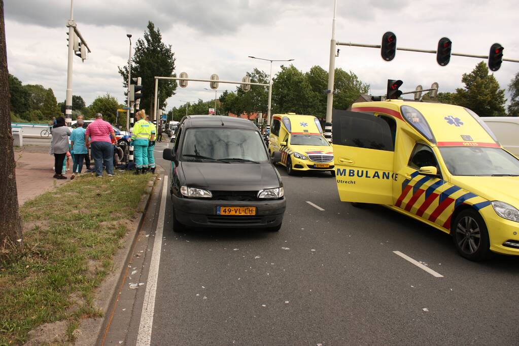 Aanrijding tussen bakfiets en auto