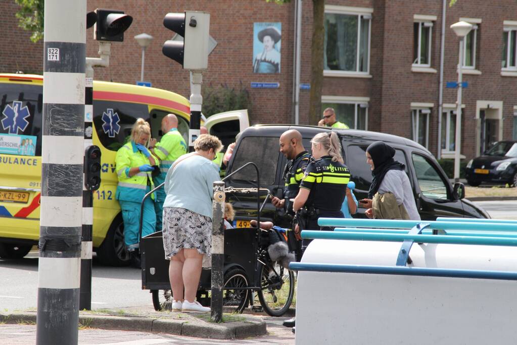 Aanrijding tussen bakfiets en auto