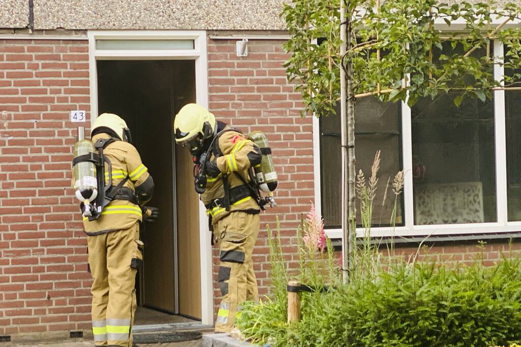 Pan op vuur zet woning vol rook
