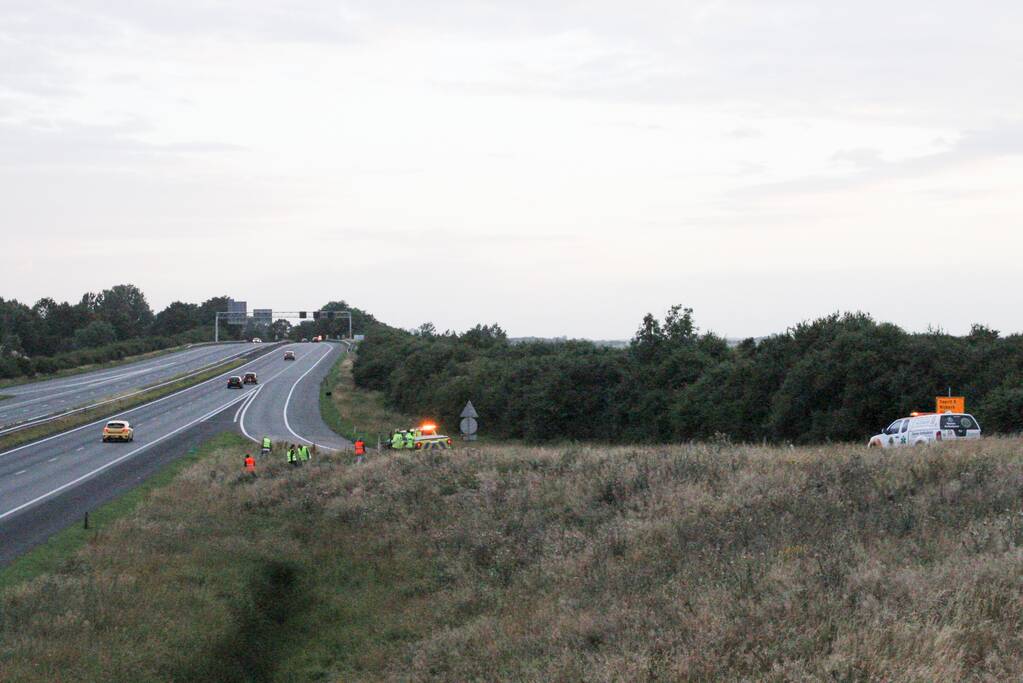 Grote zoekactie naar onder auto vandaan gevallen kitten