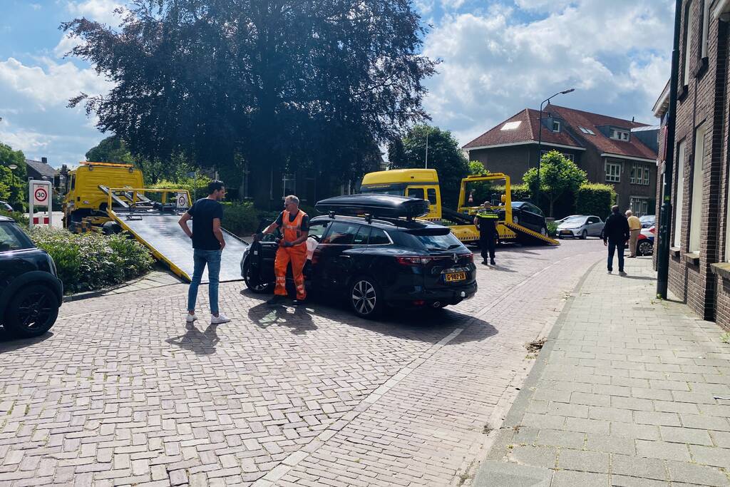 Flinke schade na verkeersongeval op kruising