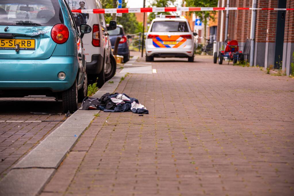 Traumahelikopter landt voor gewonde op straat