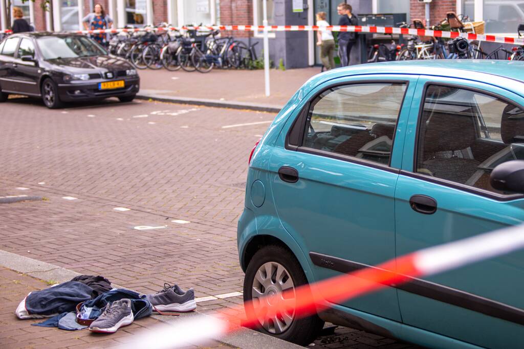Traumahelikopter landt voor gewonde op straat