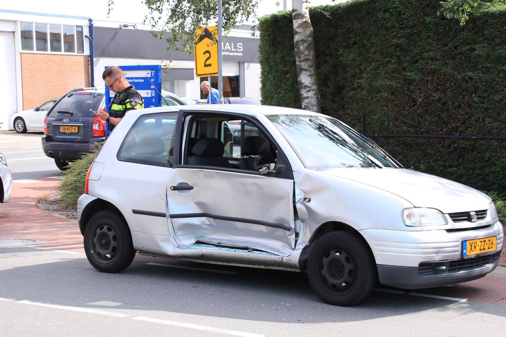 Aanrijding tussen twee auto's