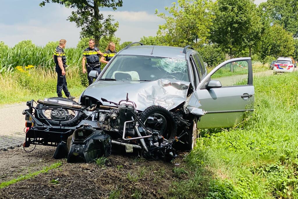 Motorrijder zwaargewond na ongeval