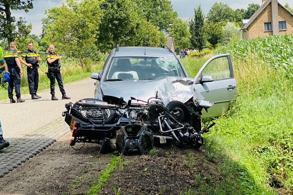 Motorrijder zwaargewond na ongeval