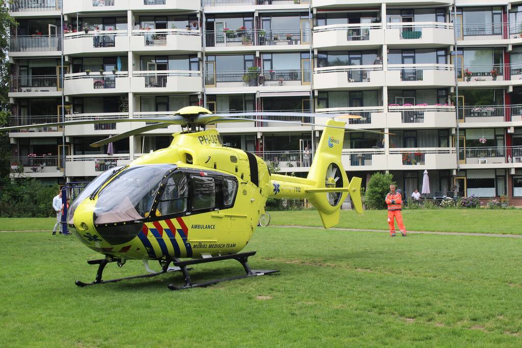 Fietsster gewond na aanrijding met auto